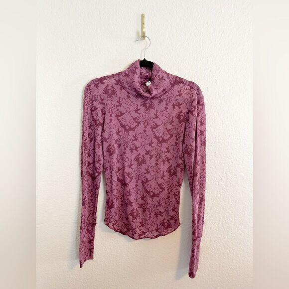 Free People You And I Print Ribbed burnout thermal Top in pink. Medium - Picture 2 of 7